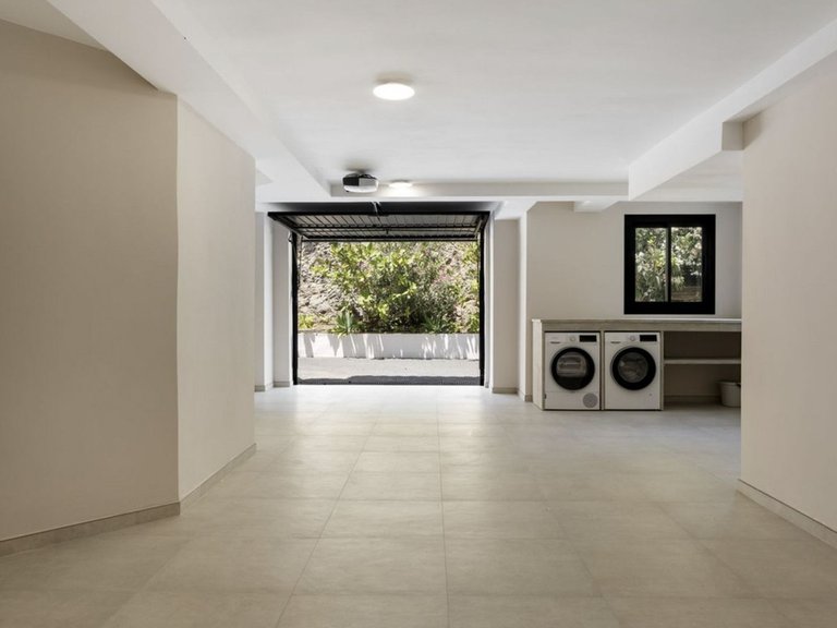 Villa for Sale in Benahavis, Malaga 5