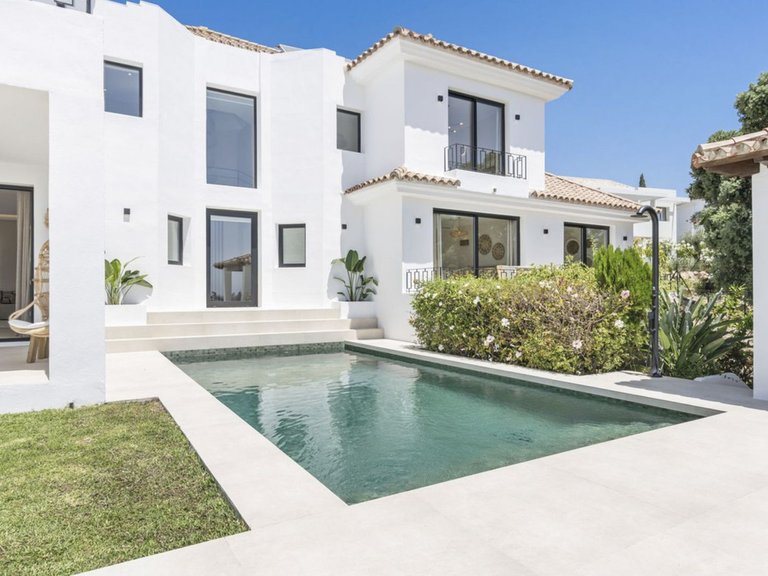 Villa for Sale in Benahavis, Malaga 16
