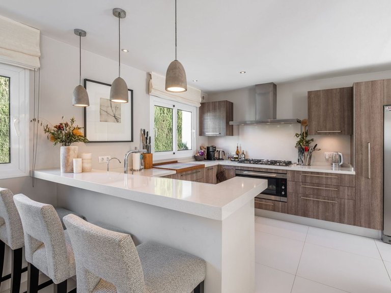 Villa for Sale in Nueva Andalucia, Malaga 9