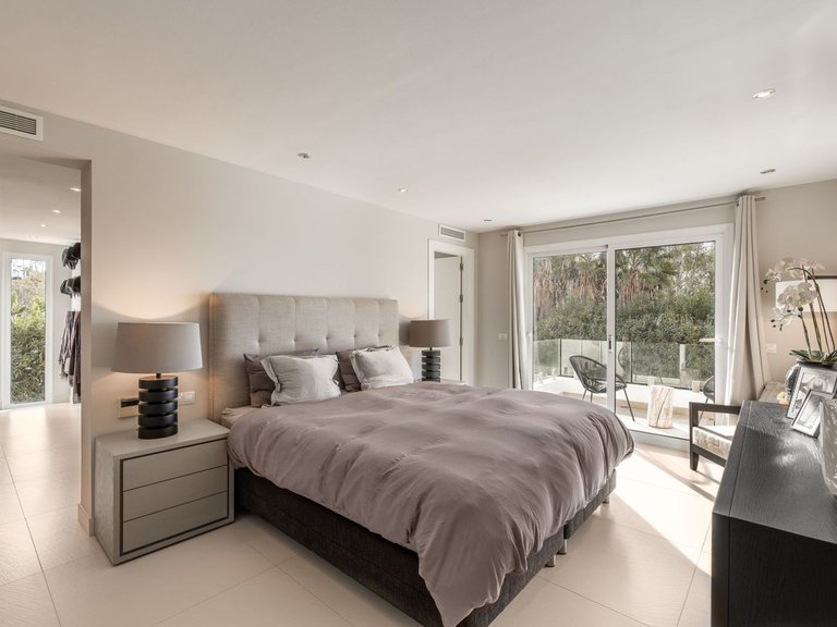 Villa for Sale in Nueva Andalucia, Malaga 10