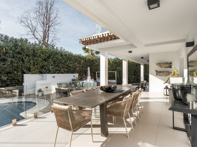 Villa for Sale in Nueva Andalucia, Malaga 14