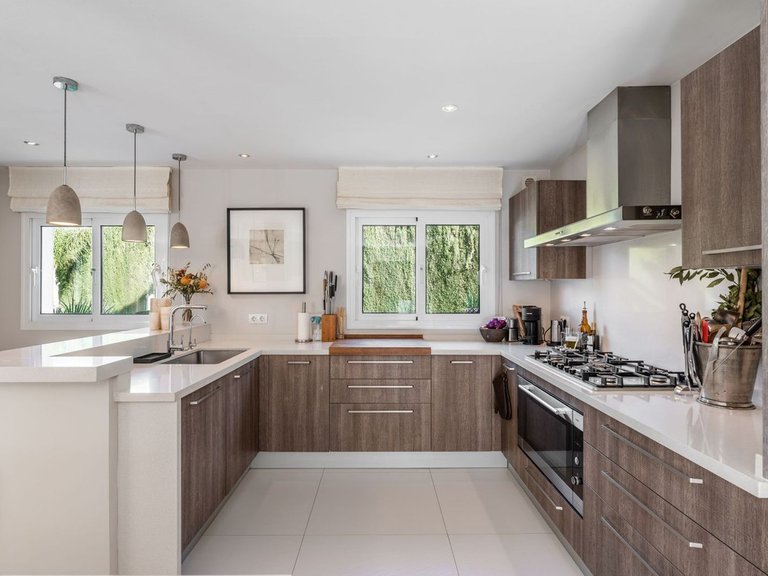 Villa for Sale in Nueva Andalucia, Malaga 18