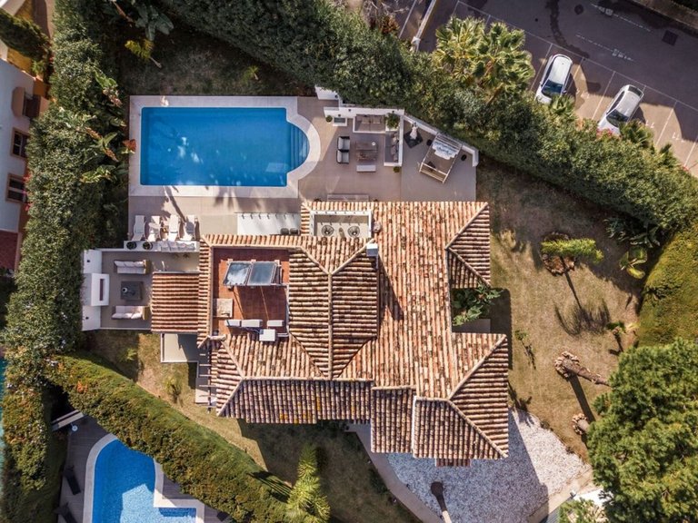 Villa for Sale in Nueva Andalucia, Malaga 26
