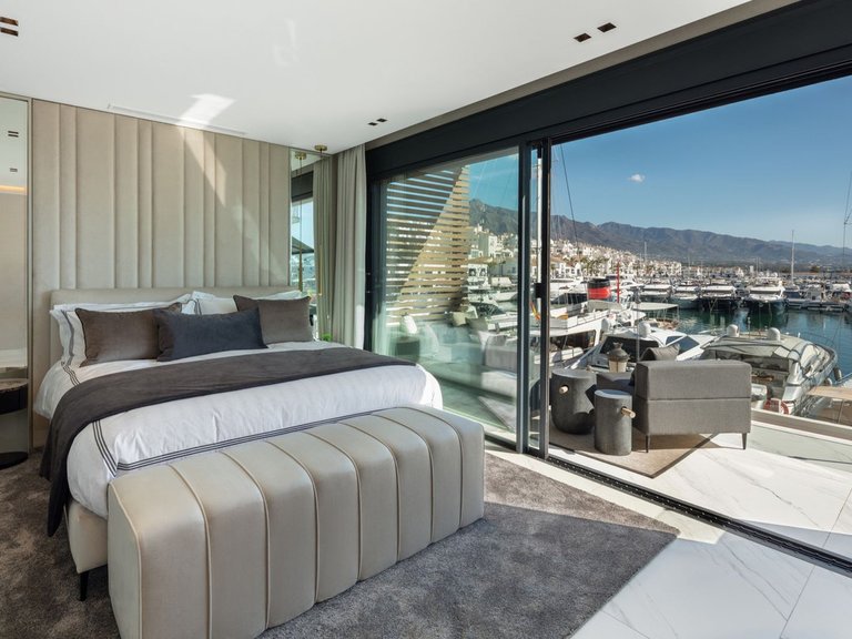 Apartment for Sale in Puerto Banus, Malaga 5