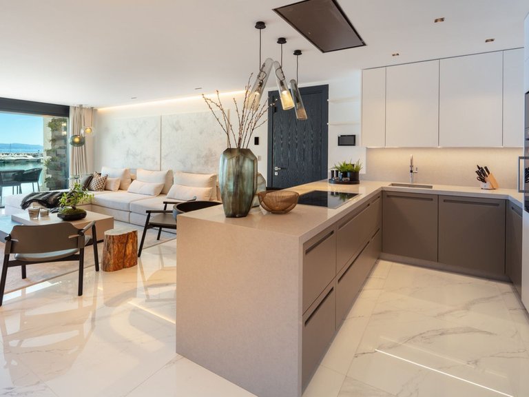 Apartment for Sale in Puerto Banus, Malaga 10