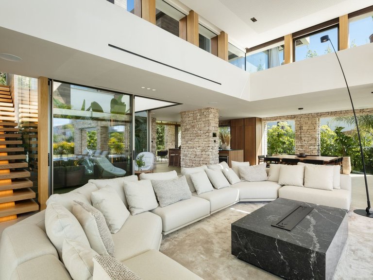 Villa for Sale in Nueva Andalucia, Malaga 15