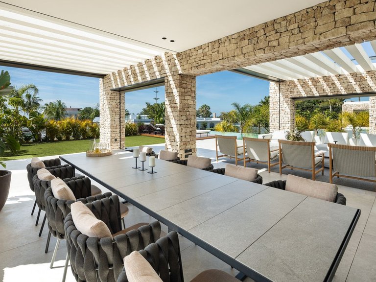 Villa for Sale in Nueva Andalucia, Malaga 5
