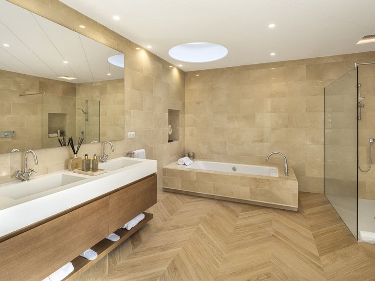 Villa for Sale in Nueva Andalucia, Malaga 32