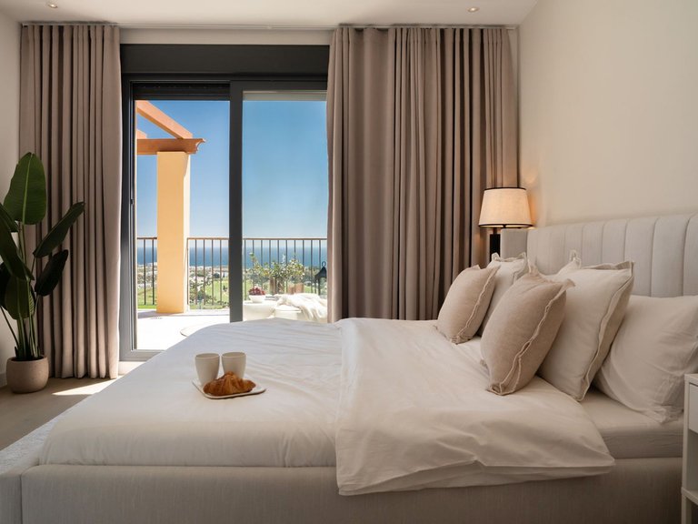 Penthouse for Sale in Benahavis, Malaga 5