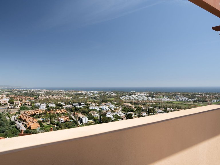 Penthouse for Sale in Benahavis, Malaga 8