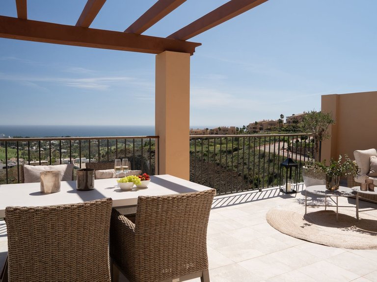 Penthouse for Sale in Benahavis, Malaga 15