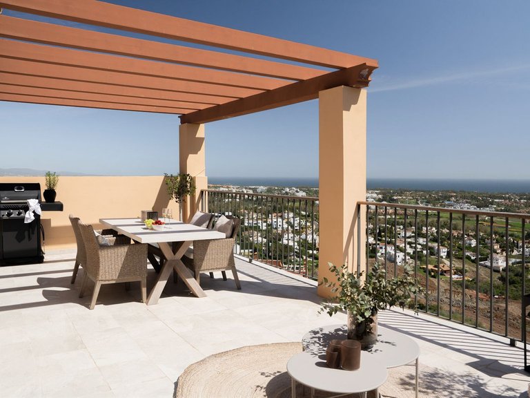 Penthouse for Sale in Benahavis, Malaga 17