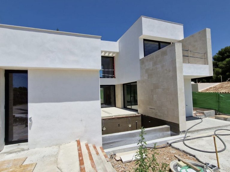 Villa for Sale in Nueva Andalucia, Malaga 3