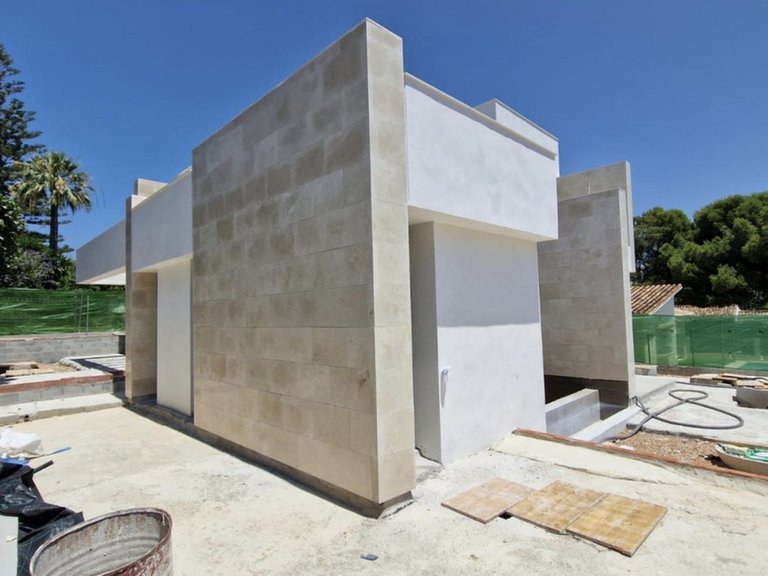 Villa for Sale in Nueva Andalucia, Malaga 11