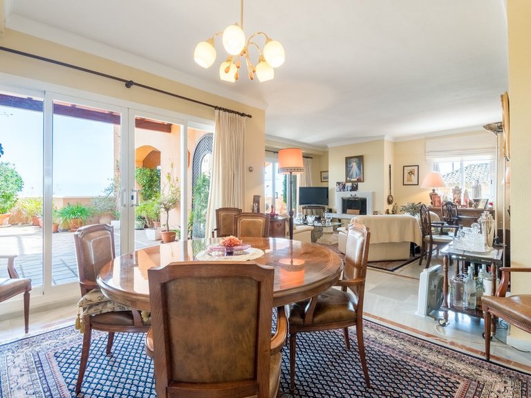 Apartment for Sale in Nueva Andalucia, Malaga 6