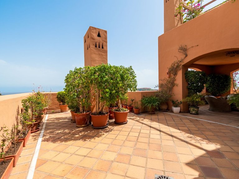Apartment for Sale in Nueva Andalucia, Malaga 20