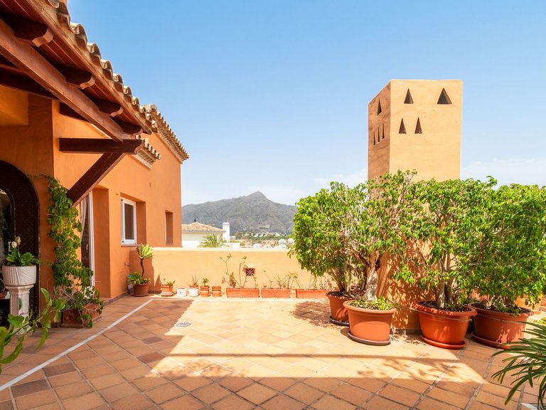 Apartment for Sale in Nueva Andalucia, Malaga 22