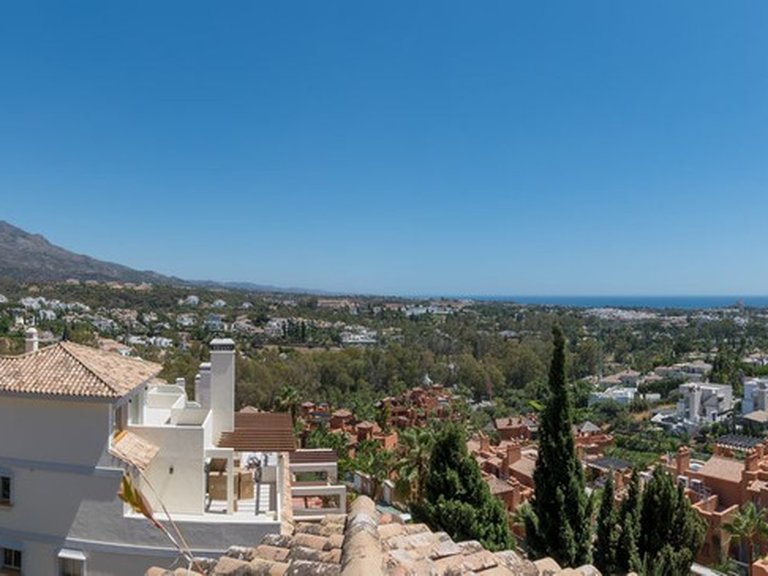 Apartment for Sale in Nueva Andalucia, Malaga 39