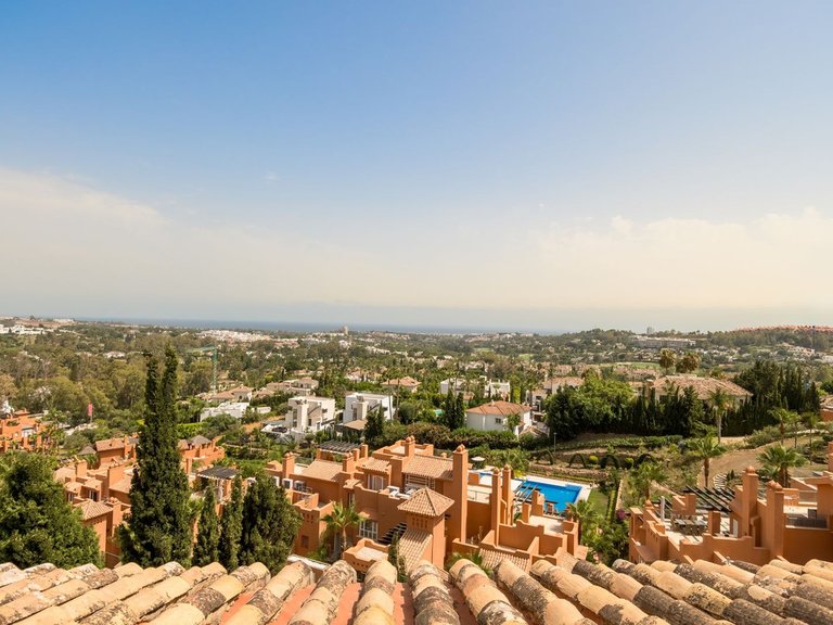 Apartment for Sale in Nueva Andalucia, Malaga 4