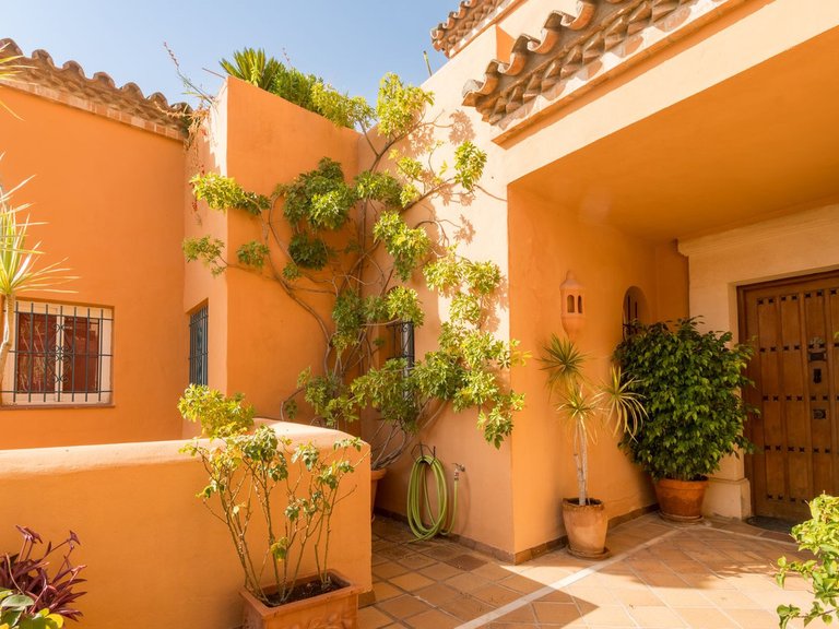 Apartment for Sale in Nueva Andalucia, Malaga 11