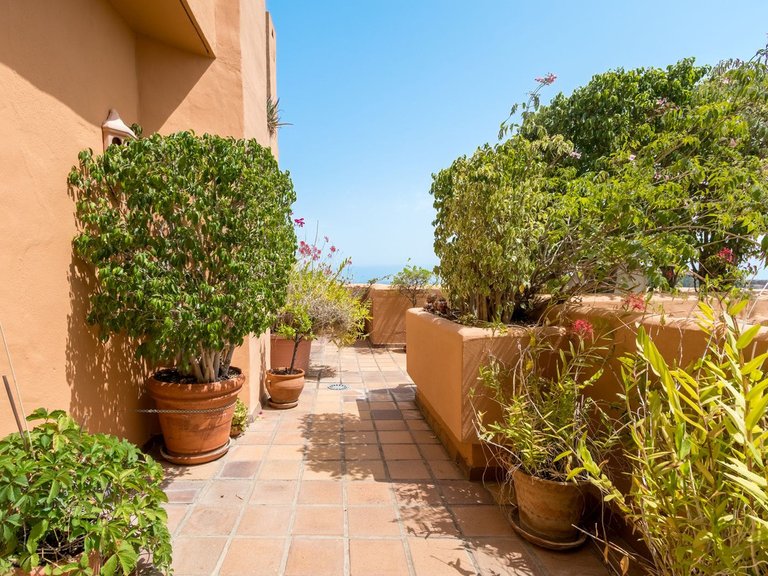 Apartment for Sale in Nueva Andalucia, Malaga 23