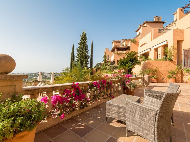 Apartment for Sale in Nueva Andalucia, Malaga 30