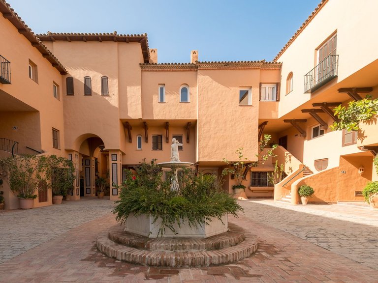 Apartment for Sale in Nueva Andalucia, Malaga 36