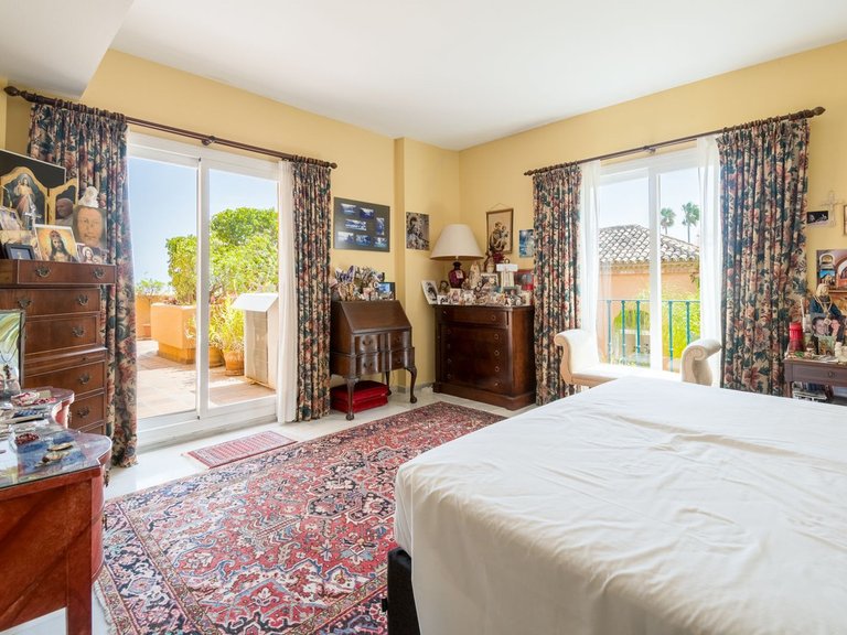Apartment for Sale in Nueva Andalucia, Malaga 38
