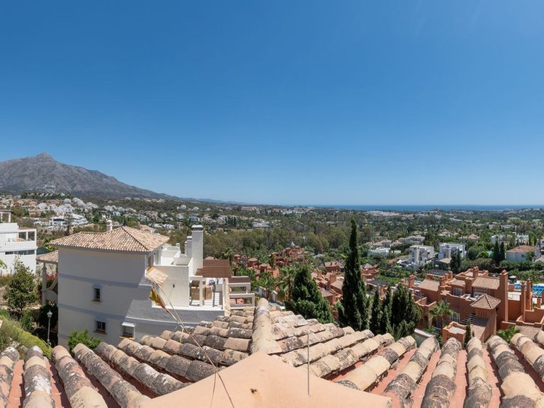 Apartment for Sale in Nueva Andalucia, Malaga 40