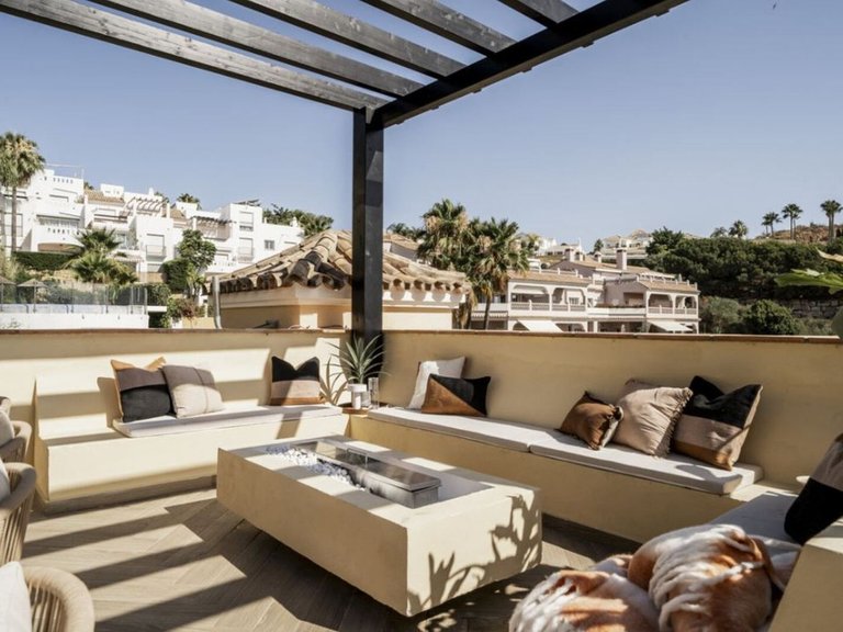 Penthouse for Sale in Benahavis, Malaga 3