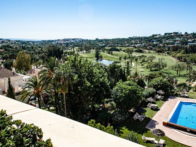 Penthouse for Sale in Nueva Andalucia, Malaga 14