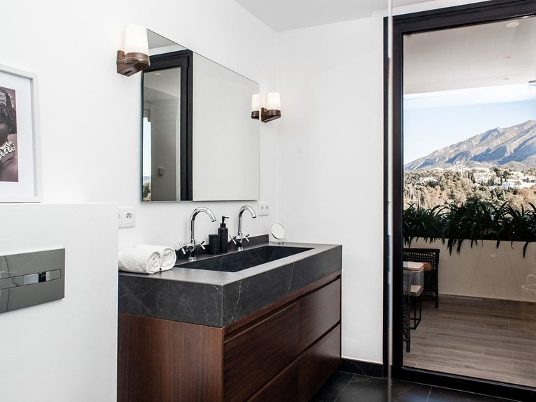 Penthouse for Sale in Nueva Andalucia, Malaga 17