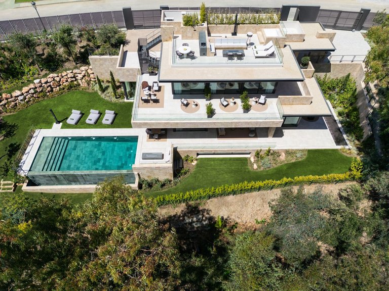 Villa for Sale in Marbella, Malaga 3