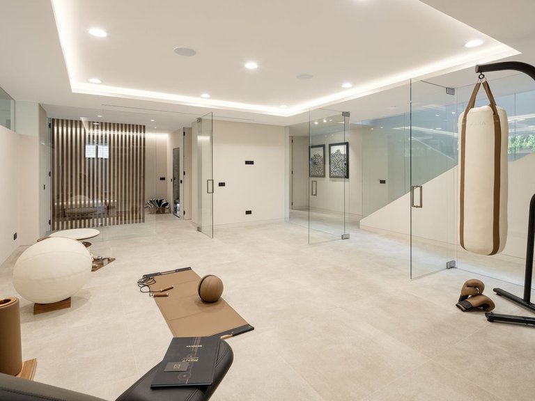 Villa for Sale in Marbella, Malaga 28