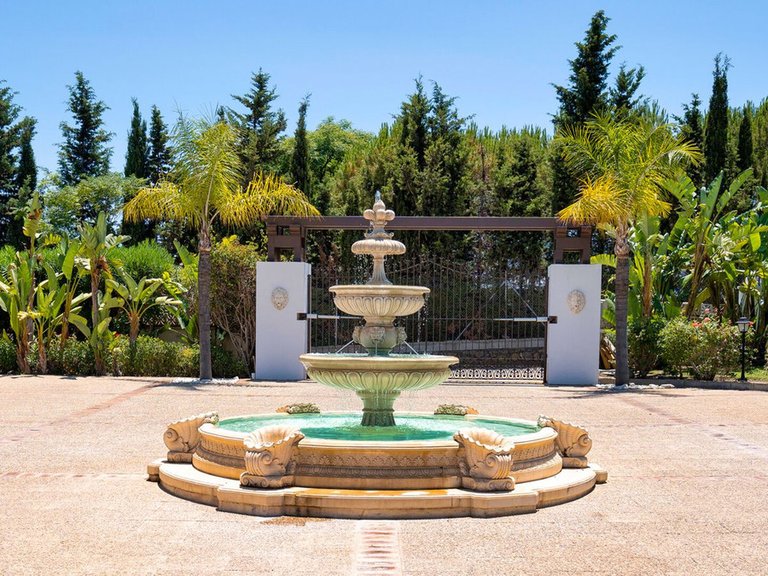 Villa for Sale in Estepona, Malaga 5
