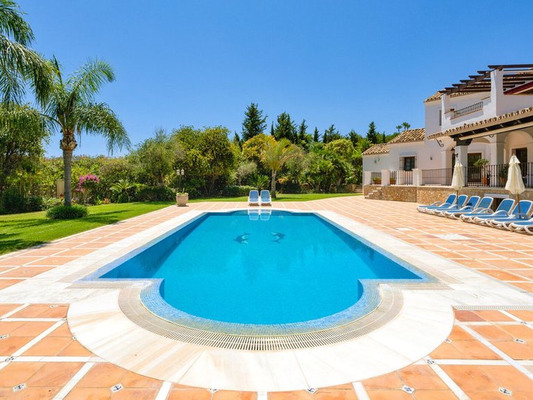 Villa for Sale in Estepona, Malaga 20