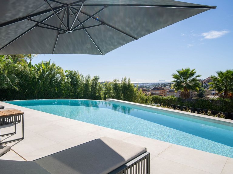 Villa for Sale in Nueva Andalucia, Malaga 2