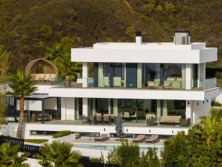 Villa for Sale in Nueva Andalucia, Malaga 27