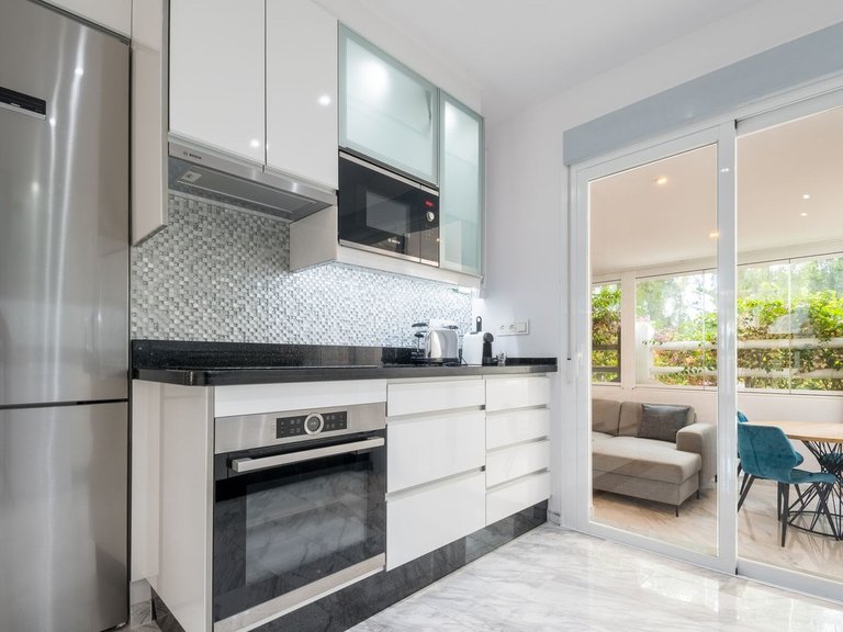 Apartment for Sale in Marbella Golden Mile, Malaga 11