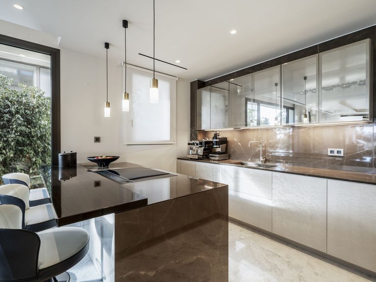 Apartment for Sale in Marbella Golden Mile, Malaga 13