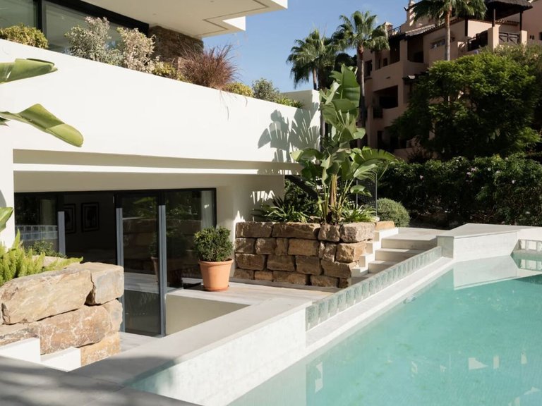Villa for Sale in Estepona, Malaga 3
