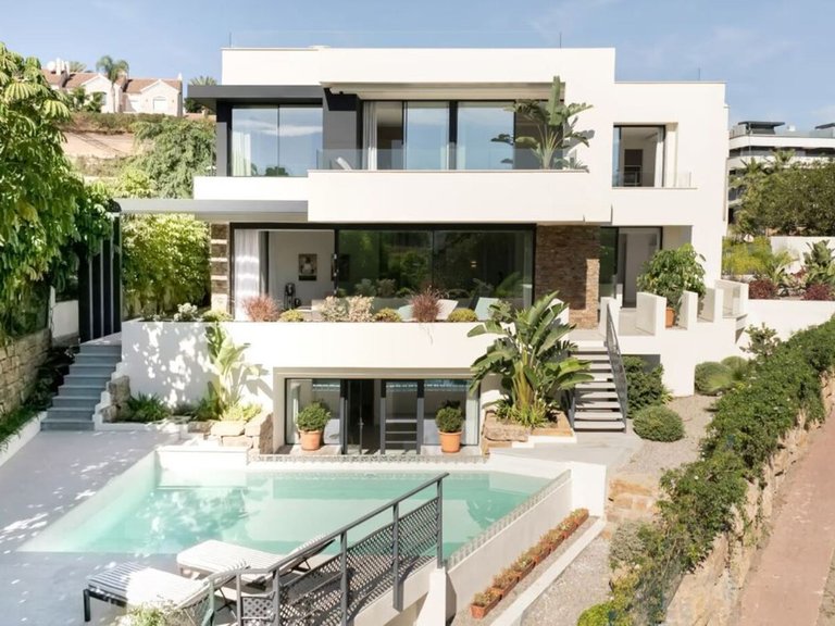 Villa for Sale in Estepona, Malaga 21