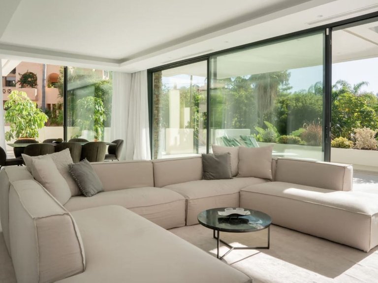 Villa for Sale in Estepona, Malaga 24