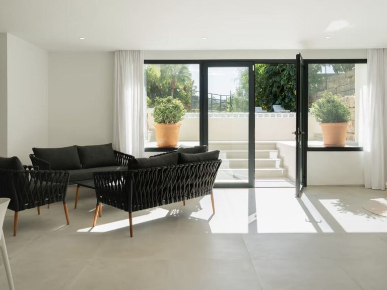 Villa for Sale in Estepona, Malaga 25