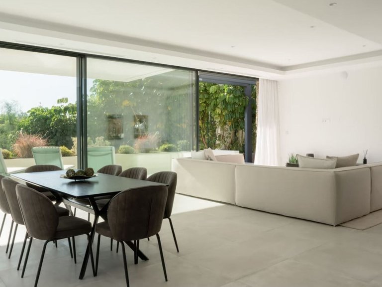 Villa for Sale in Estepona, Malaga 41