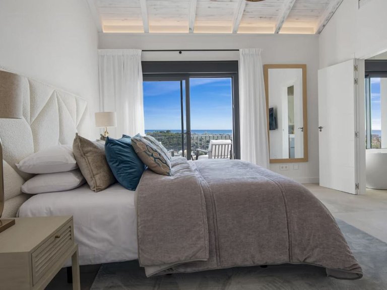 Villa for Sale in Benahavis, Malaga 8