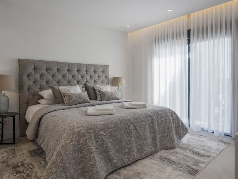 Villa for Sale in Benahavis, Malaga 14