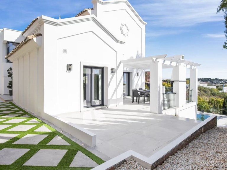 Villa for Sale in Benahavis, Malaga 35