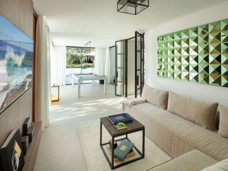 Villa for Sale in Nueva Andalucia, Malaga 3