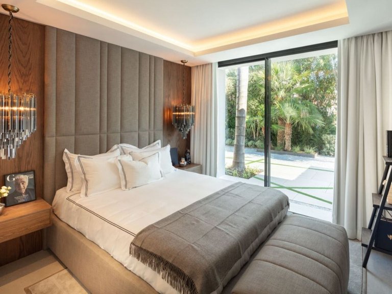 Villa for Sale in Nueva Andalucia, Malaga 22